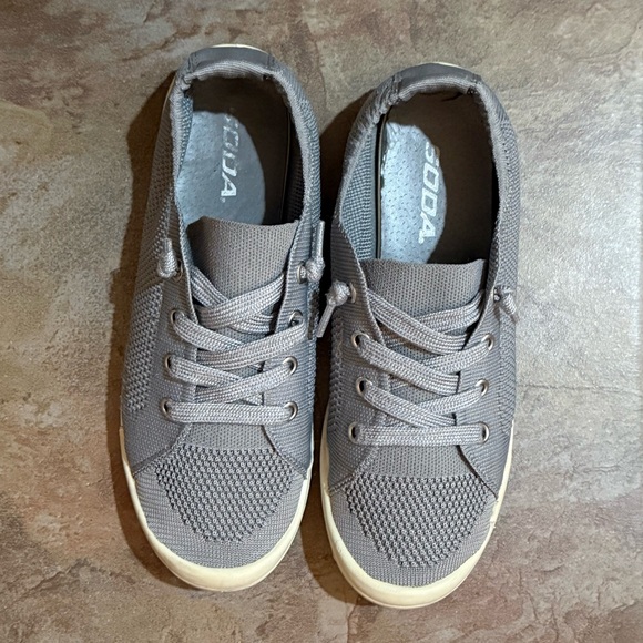 Soda Shoes - Soda Gray mesh knit Slip-on sneakers Shoes with Laces Casual Comfort Women’s 7.5
